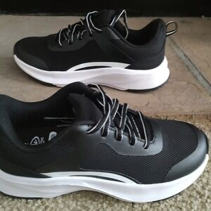 Athletic Works Kids Black White Mesh Lace Up Sneakers Shoes Size 6 Odor Control